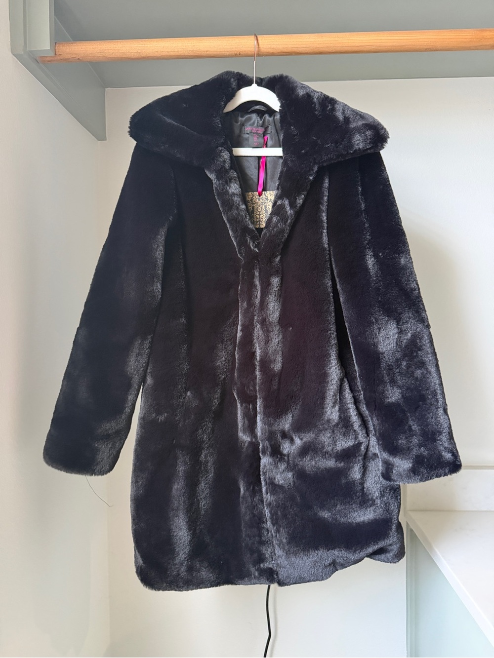 NWT Christian Siriano Women's Black Faux Fur Coat, size Small